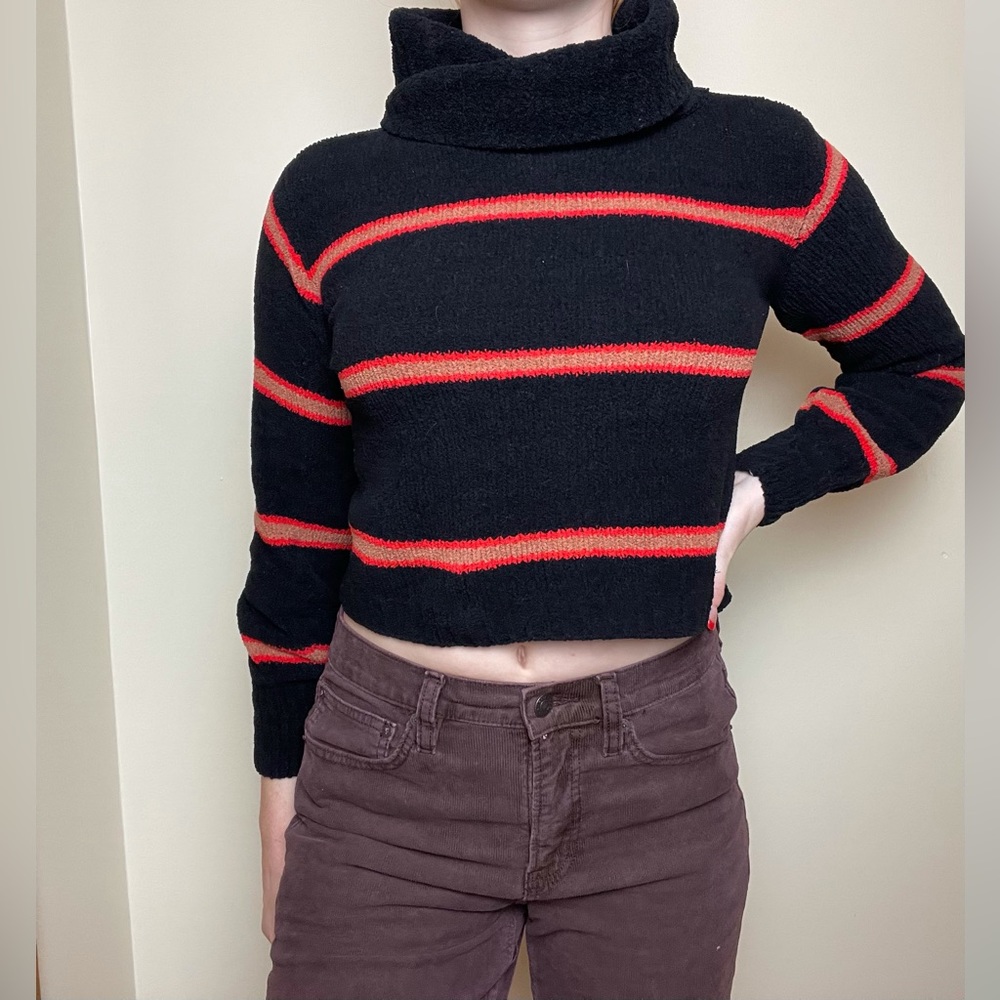 Wild Fable Cropped Turtleneck || US Women's S
